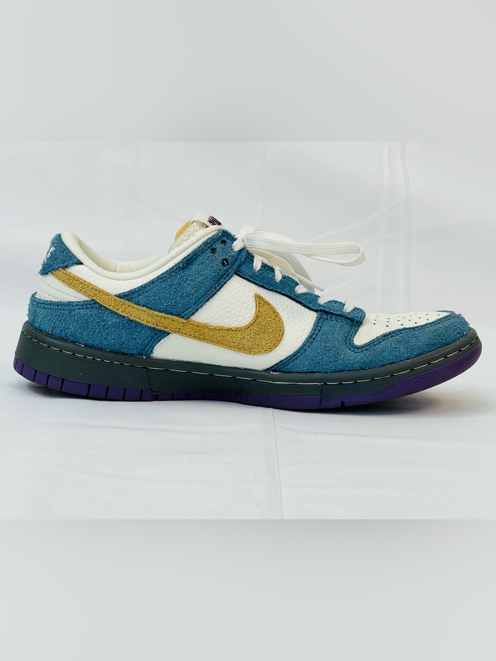Nike Dunk Low Teal, White & Gold Suede Swoosh size 8